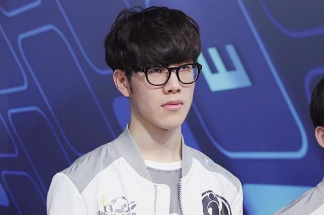 足球生涯而 足球生涯而